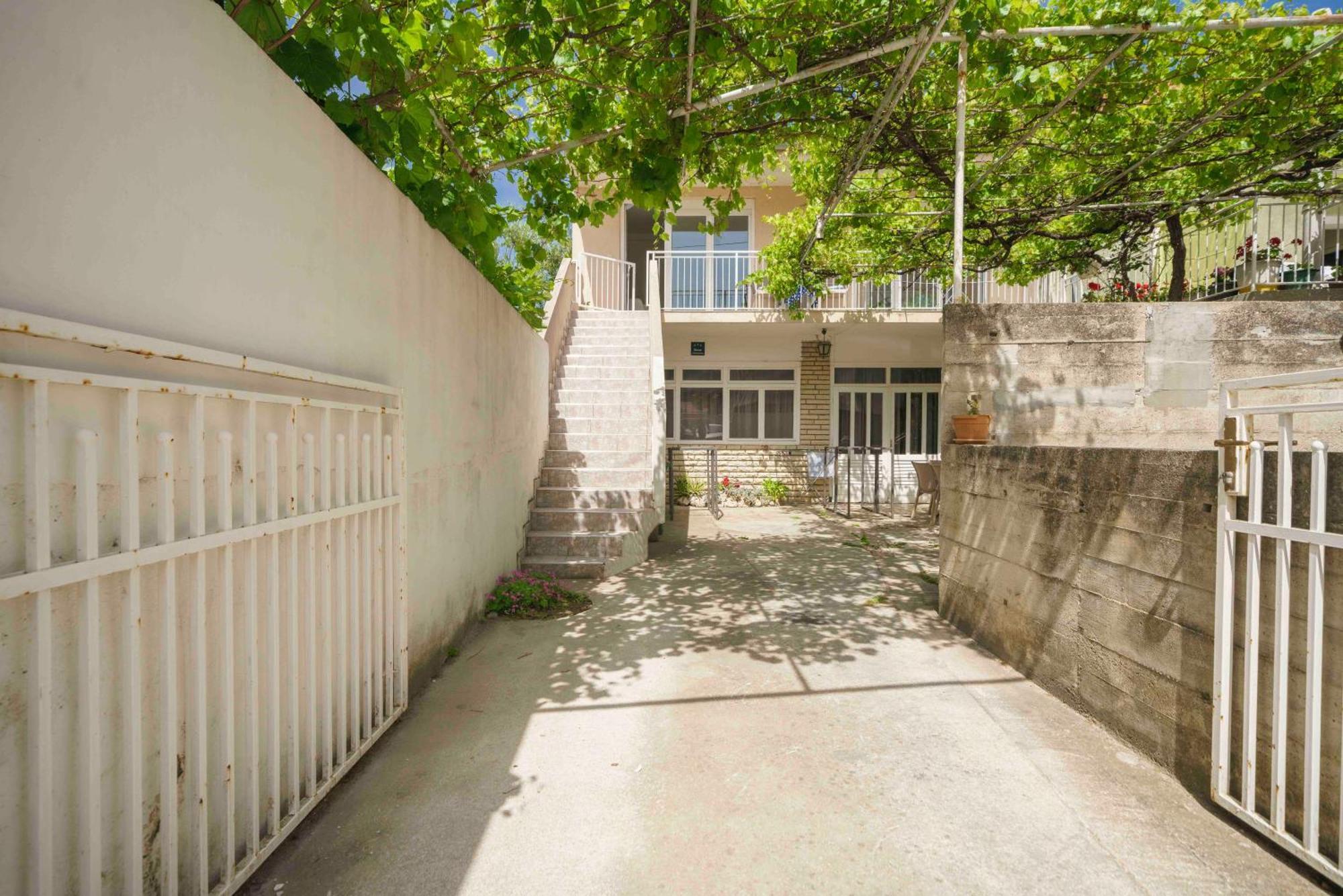 Apartments Vitis - City Centre - Free Parking Водице Екстериор снимка